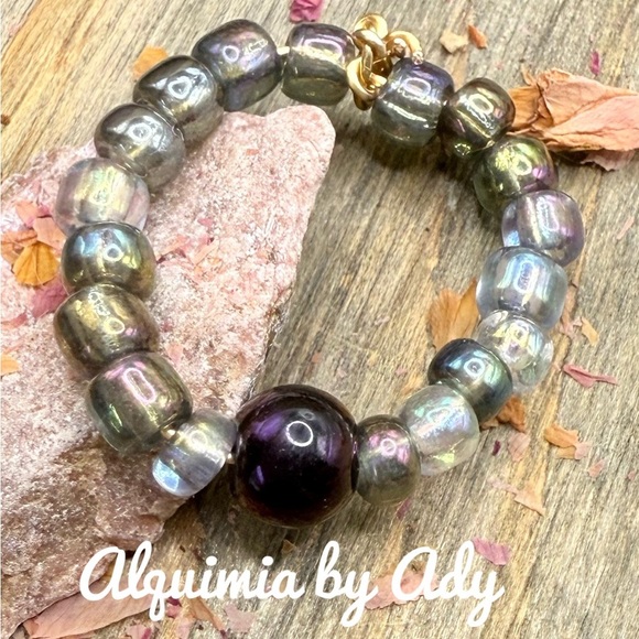 Alquimia Iridescent Bracelet with Gold Accents - Picture 1 of 2